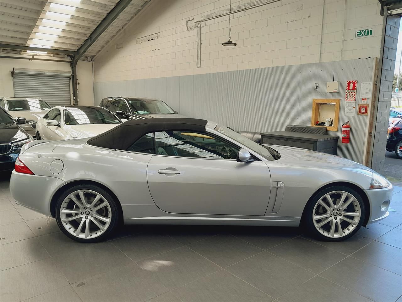 Vehicle image 5