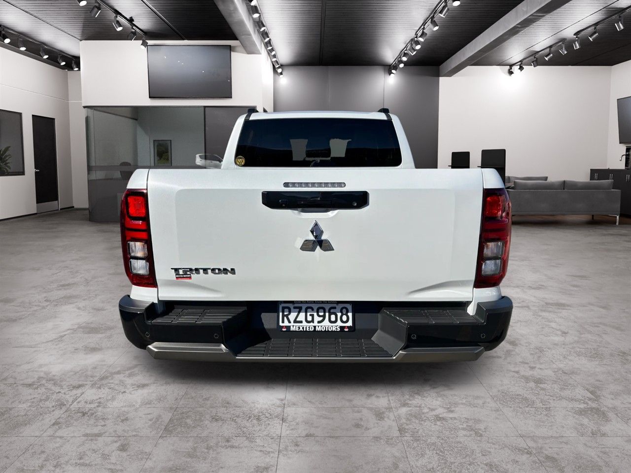Vehicle image 5
