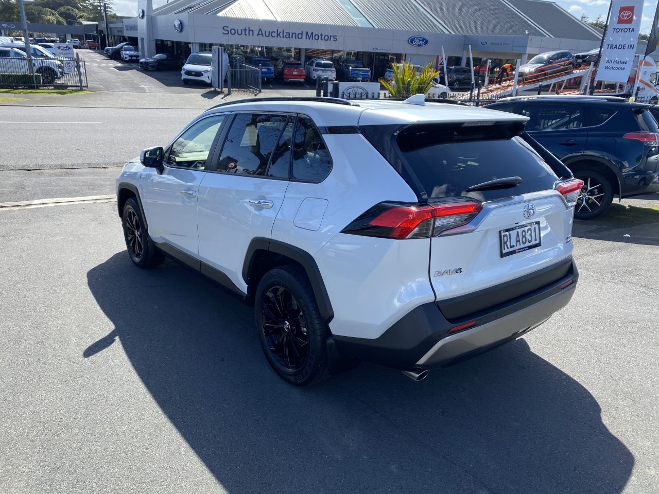 Vehicle image 5