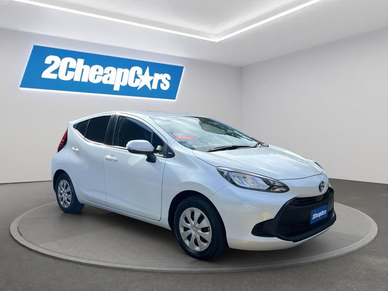 Vehicle image 3