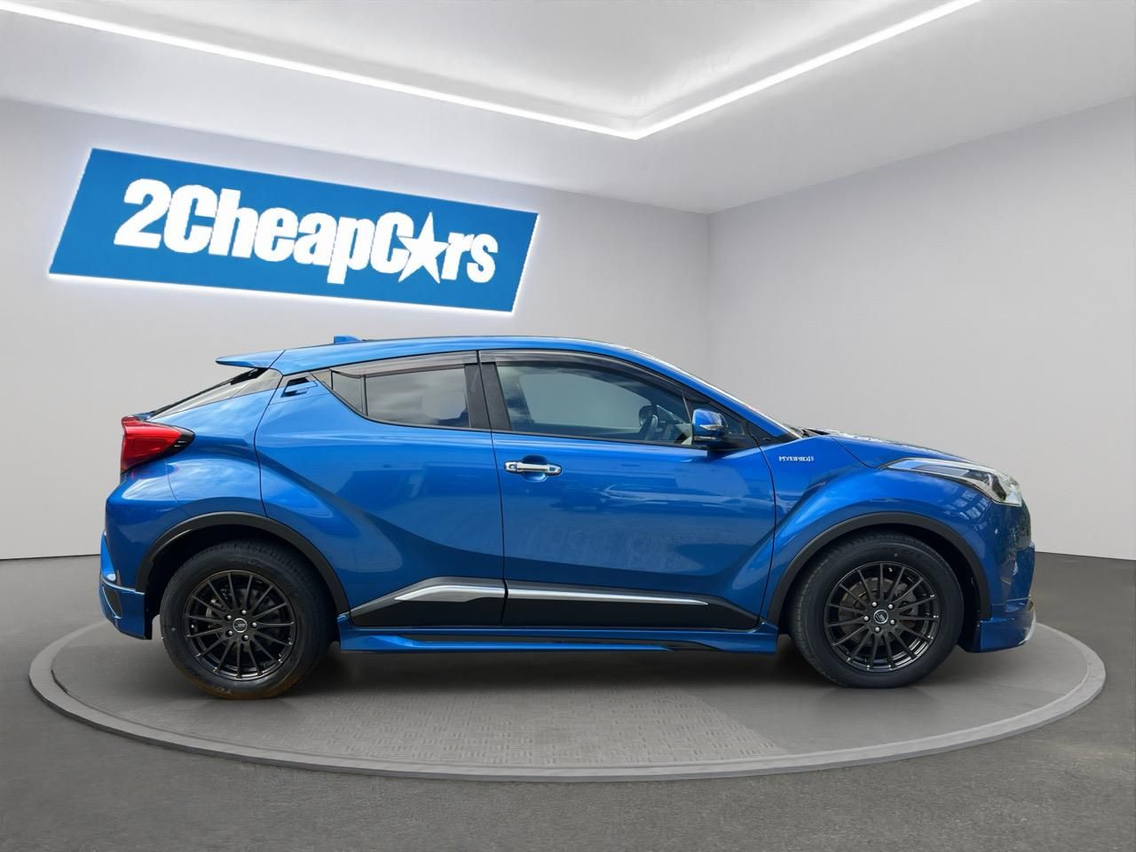 Vehicle image 4