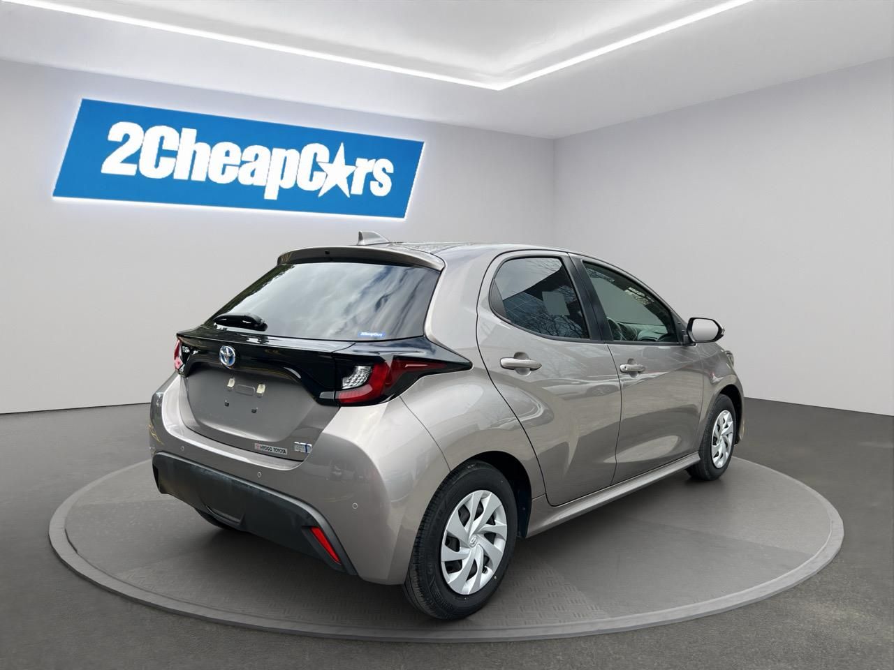 Vehicle image 5