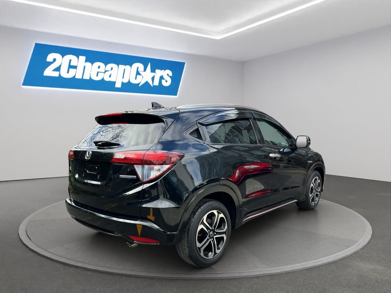 Vehicle image 5