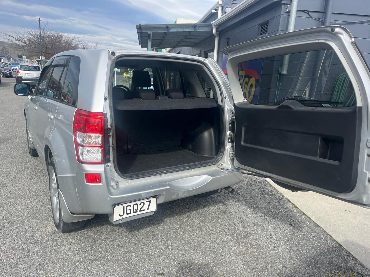 Vehicle image 5
