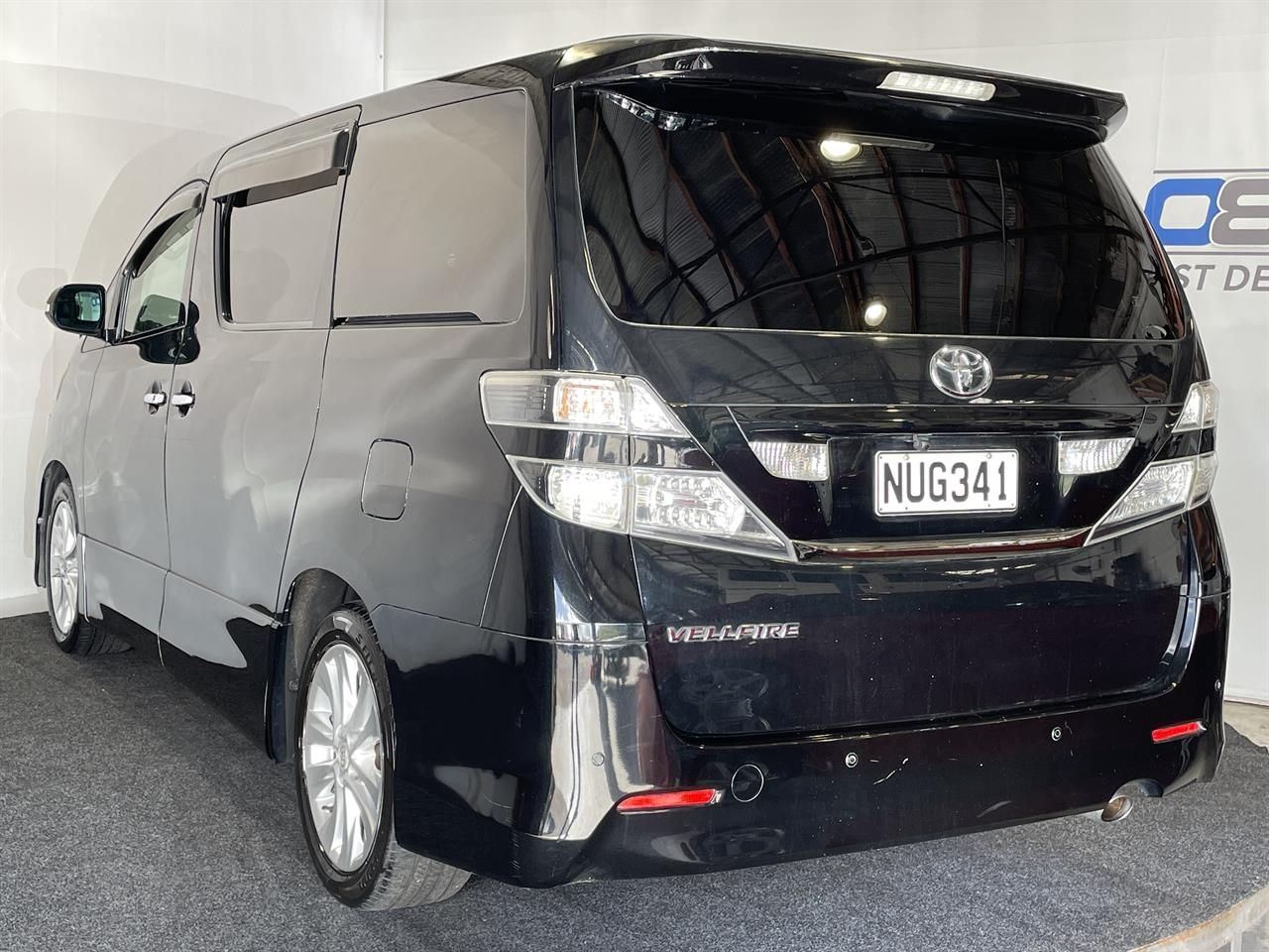 Vehicle image 4