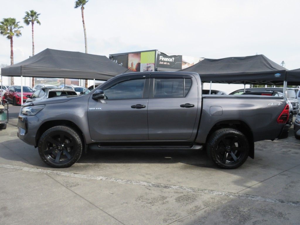 Vehicle image 4
