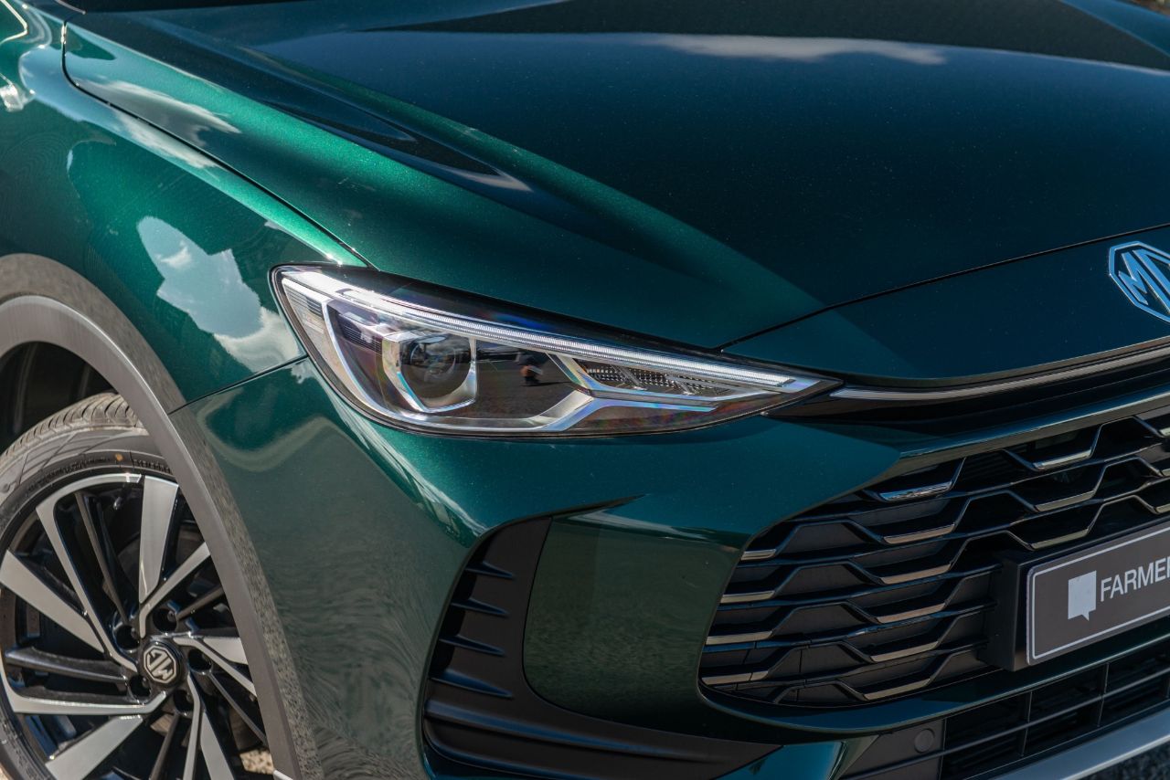 Vehicle image 3