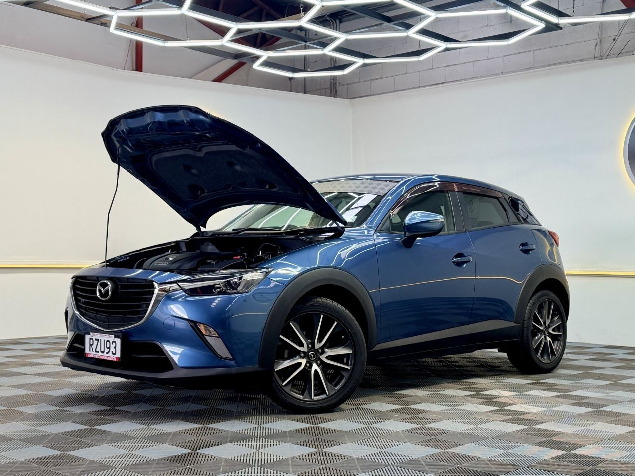 Vehicle image 3