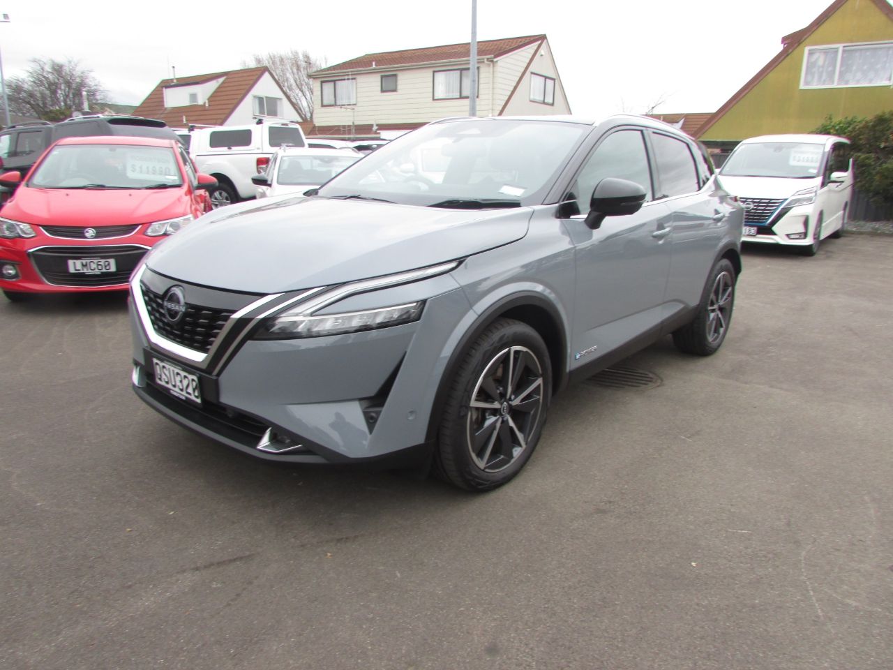 Vehicle image 4
