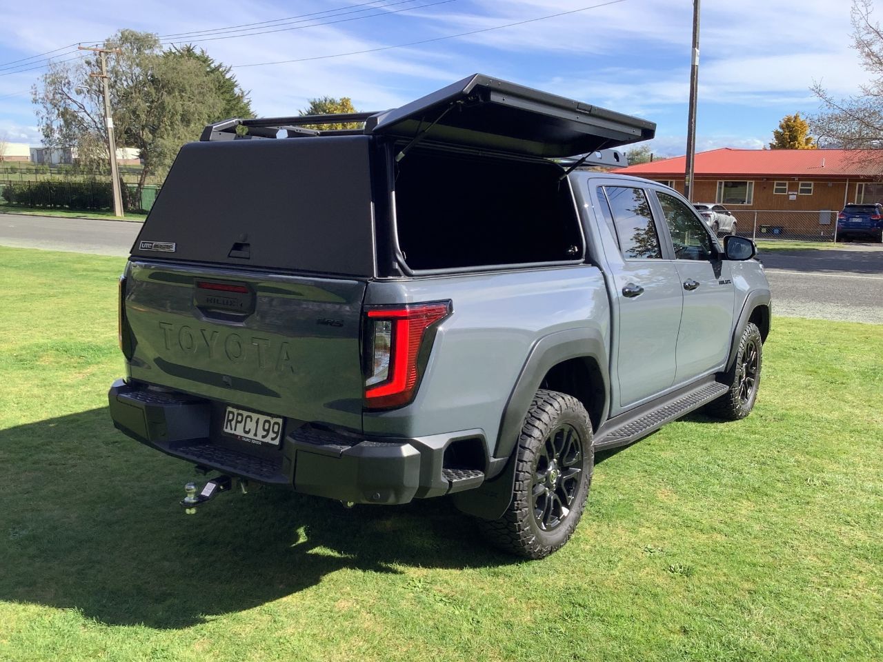 Vehicle image 4