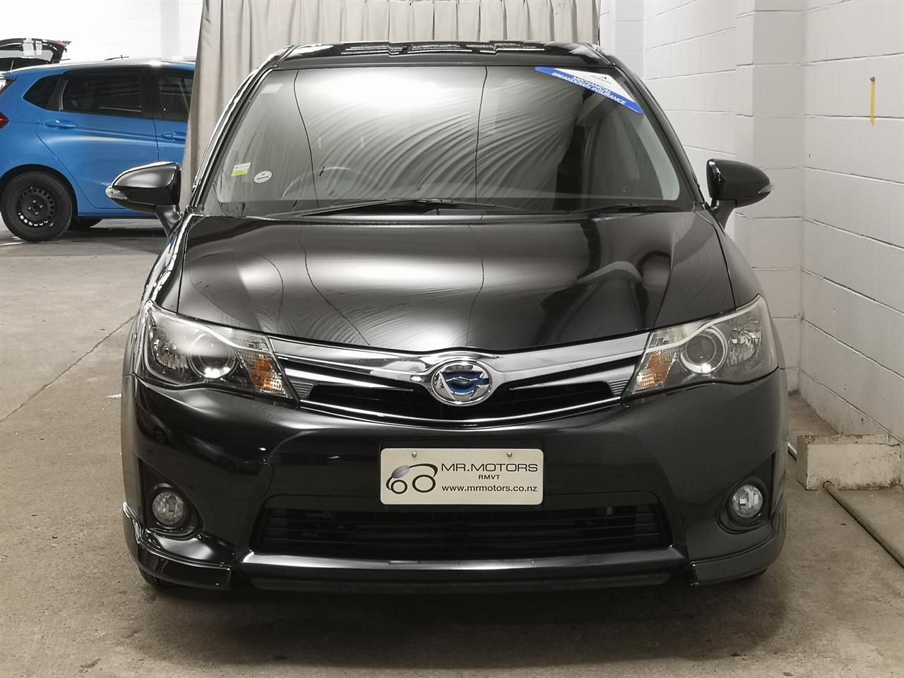 Vehicle image 4