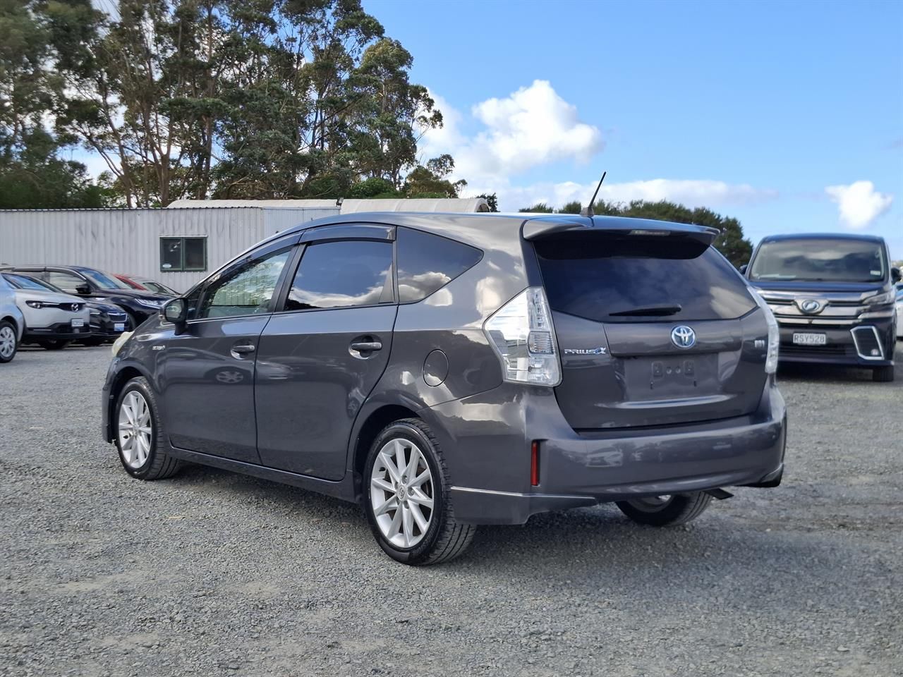 Vehicle image 5