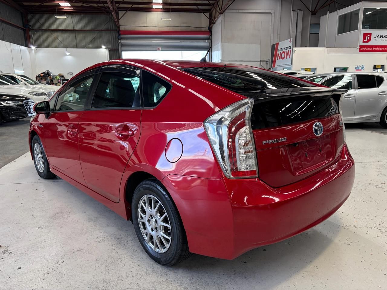 Vehicle image 4