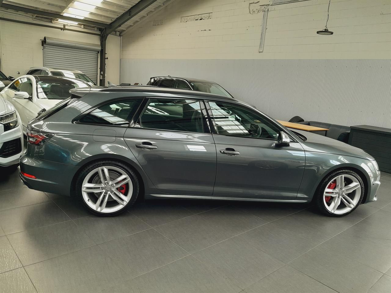 Vehicle image 3