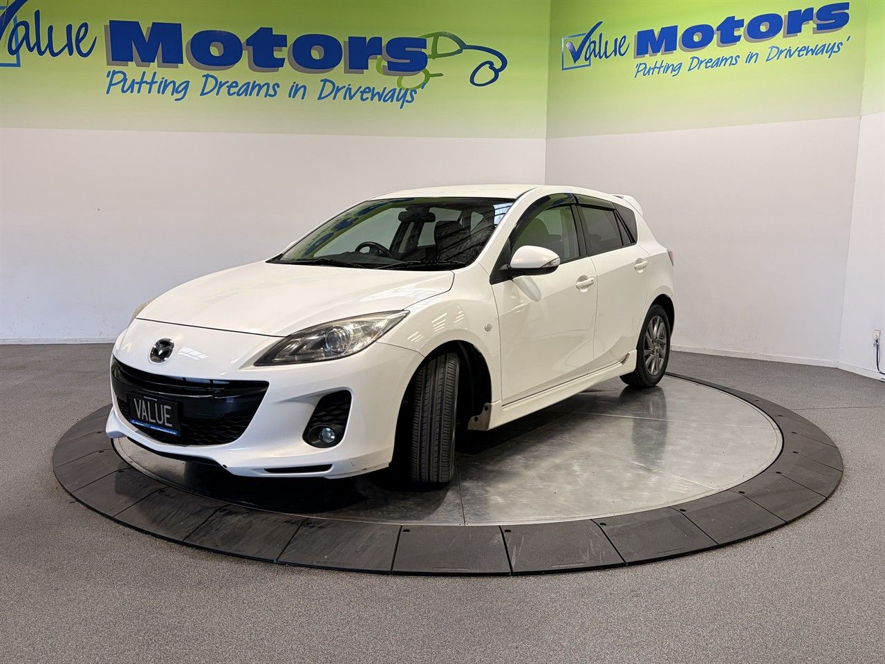 Vehicle image 3