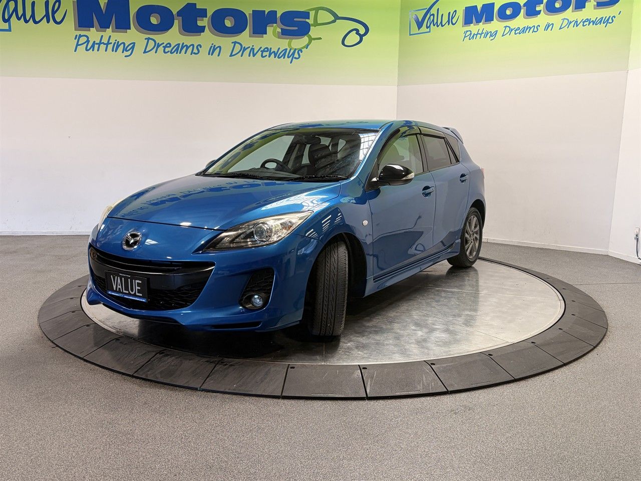 Vehicle image 3