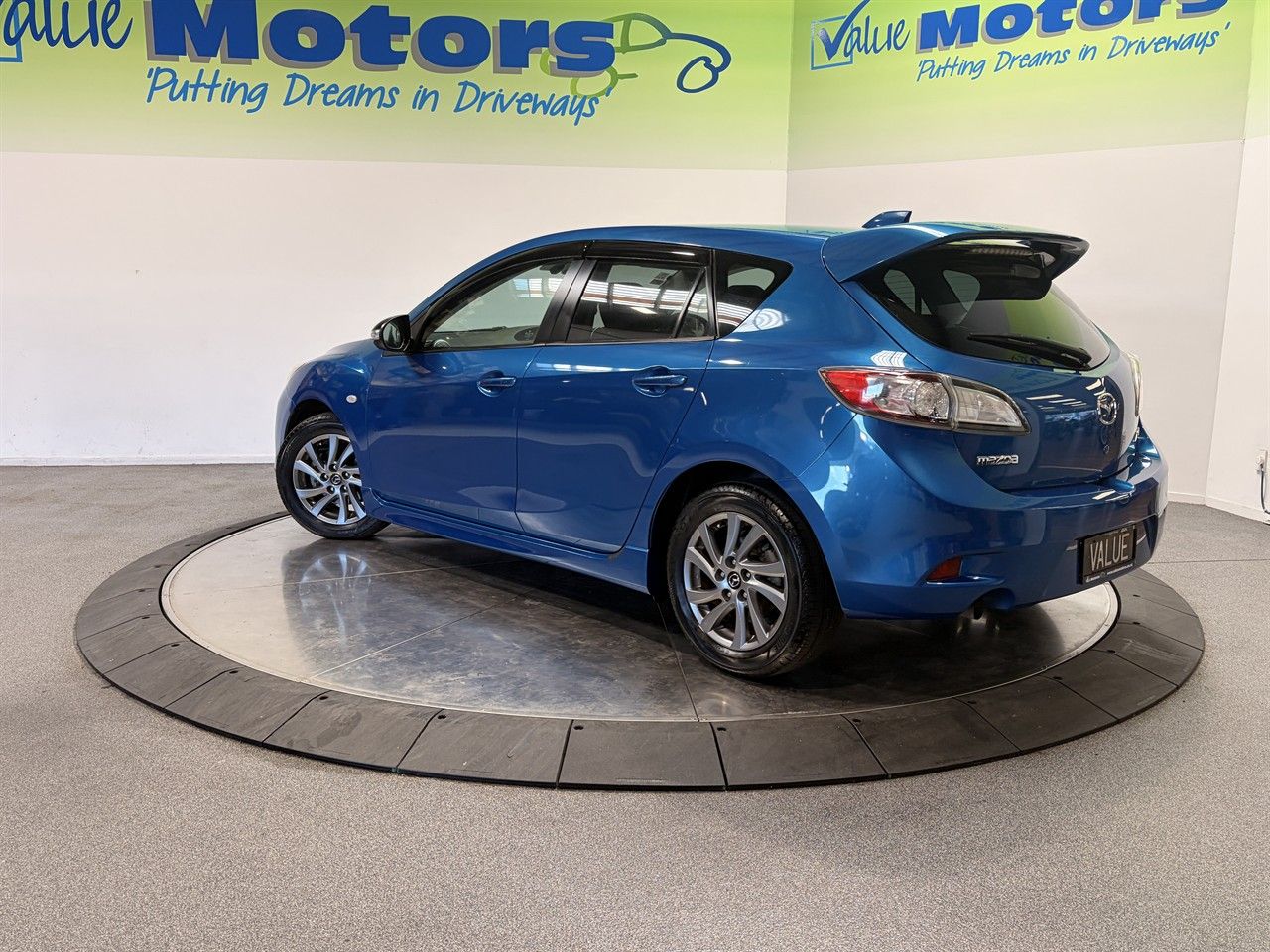 Vehicle image 5