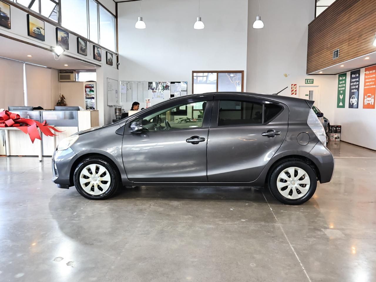 Vehicle image 5