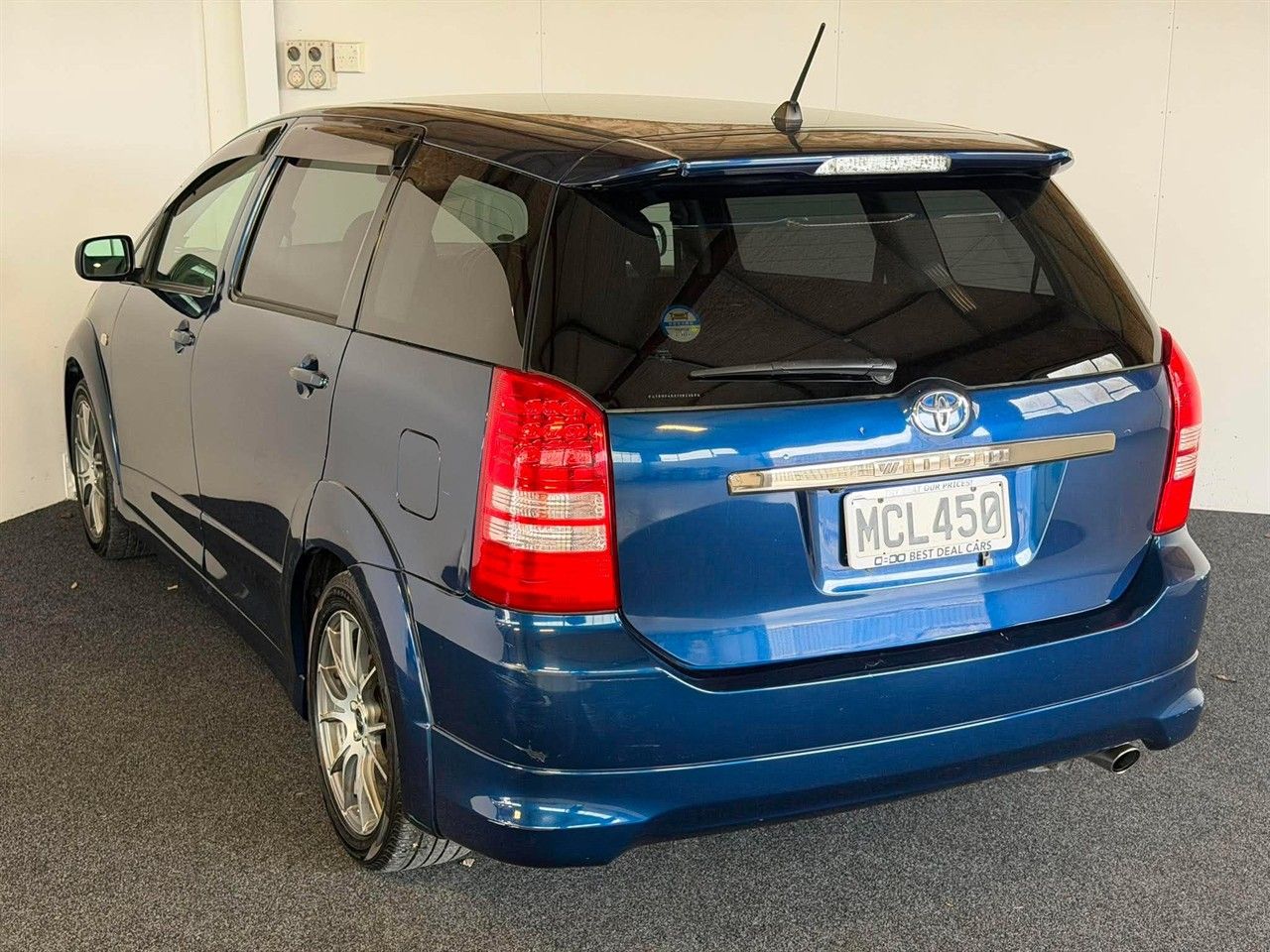 Vehicle image 4
