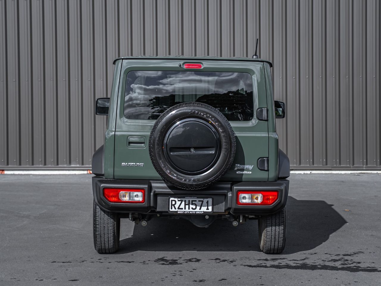 Vehicle image 4