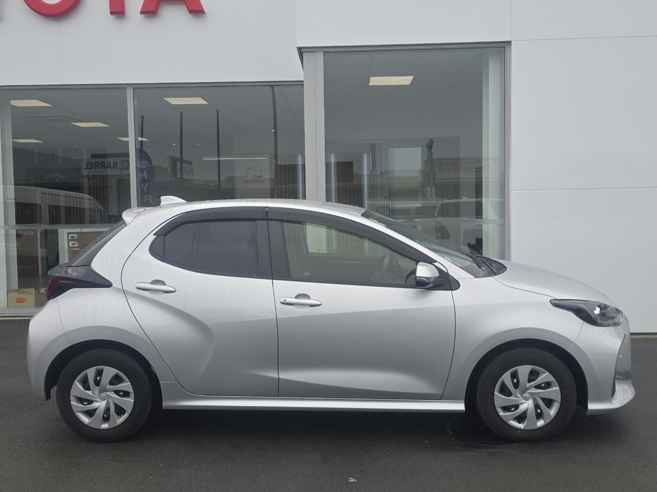 Vehicle image 2