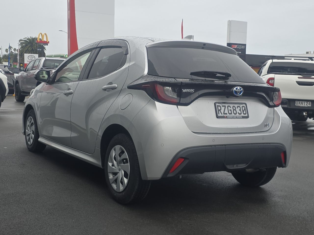 Vehicle image 5