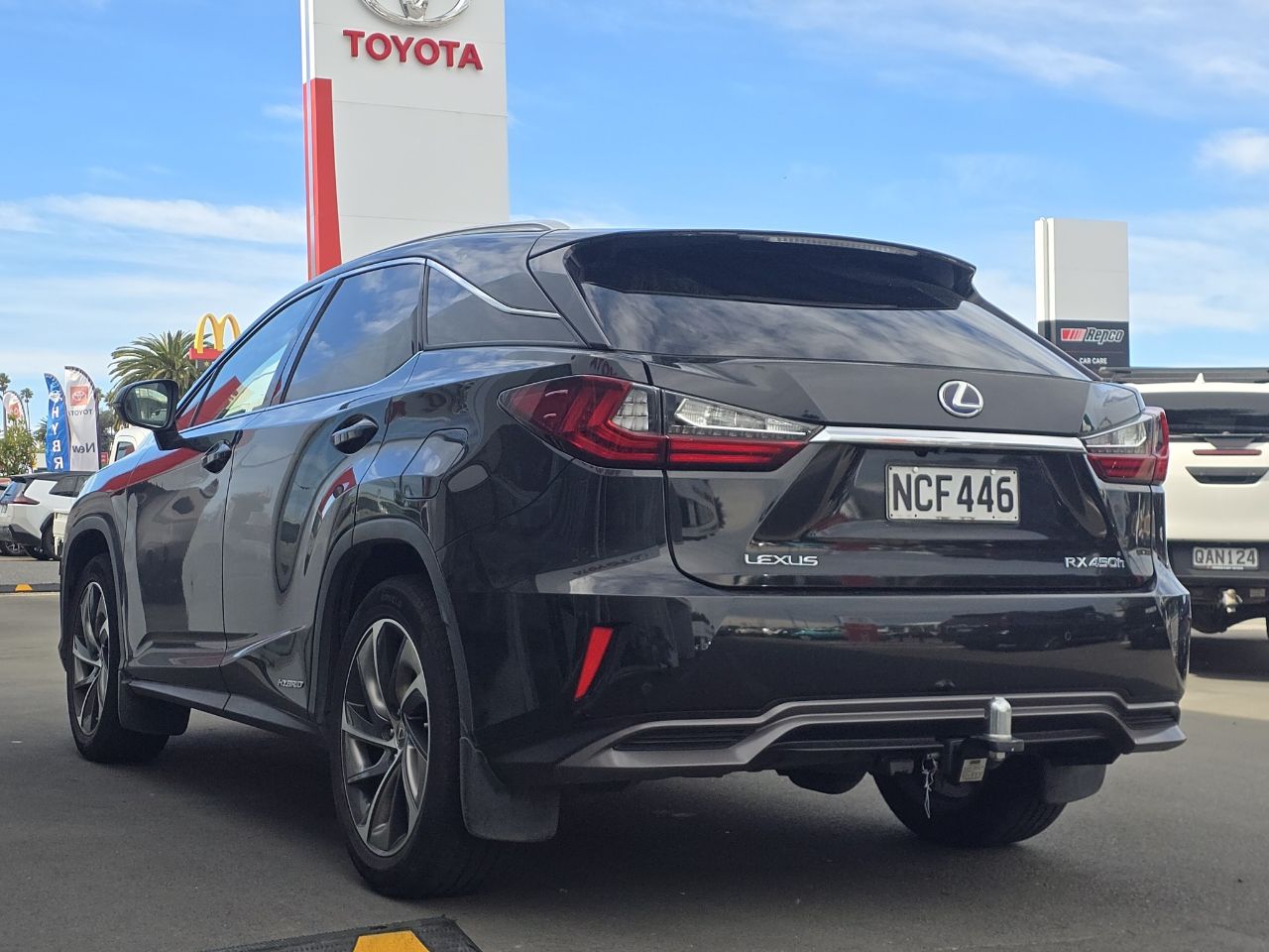 Vehicle image 5