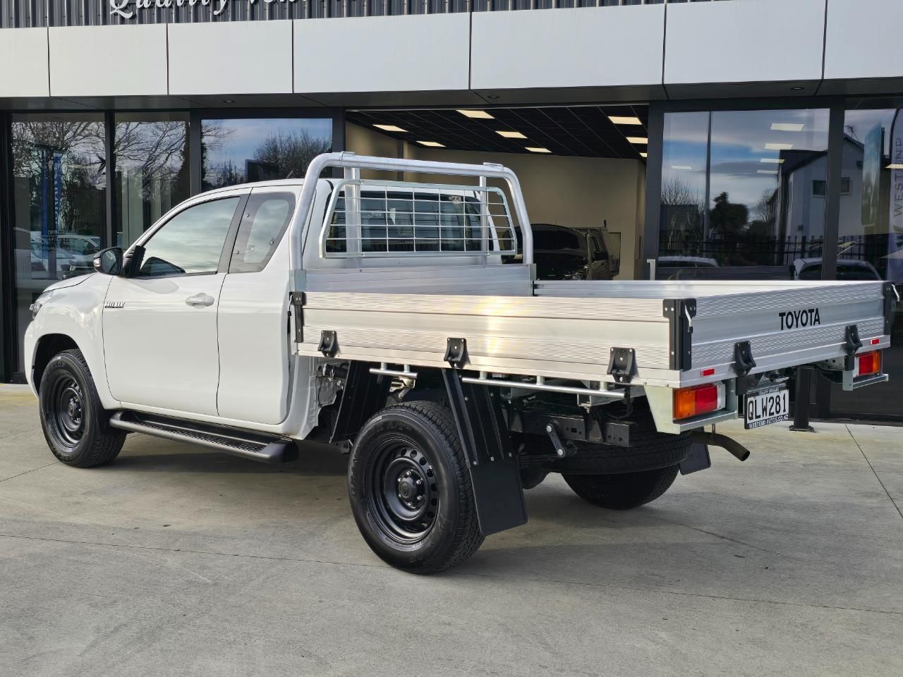 Vehicle image 5