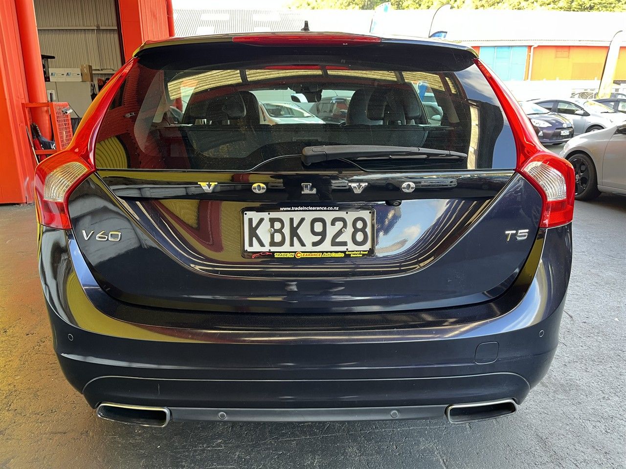 Vehicle image 5