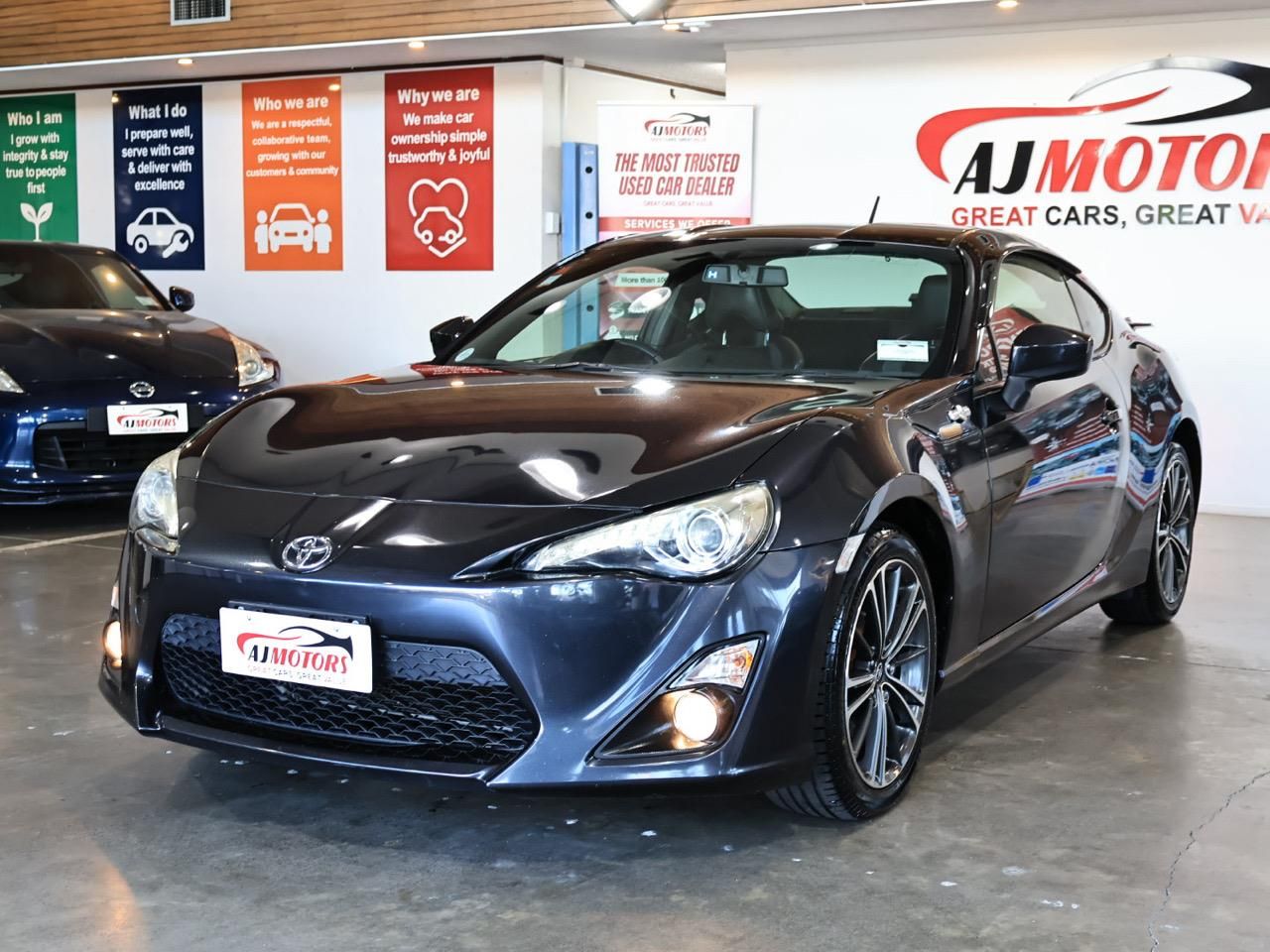 Vehicle image 3