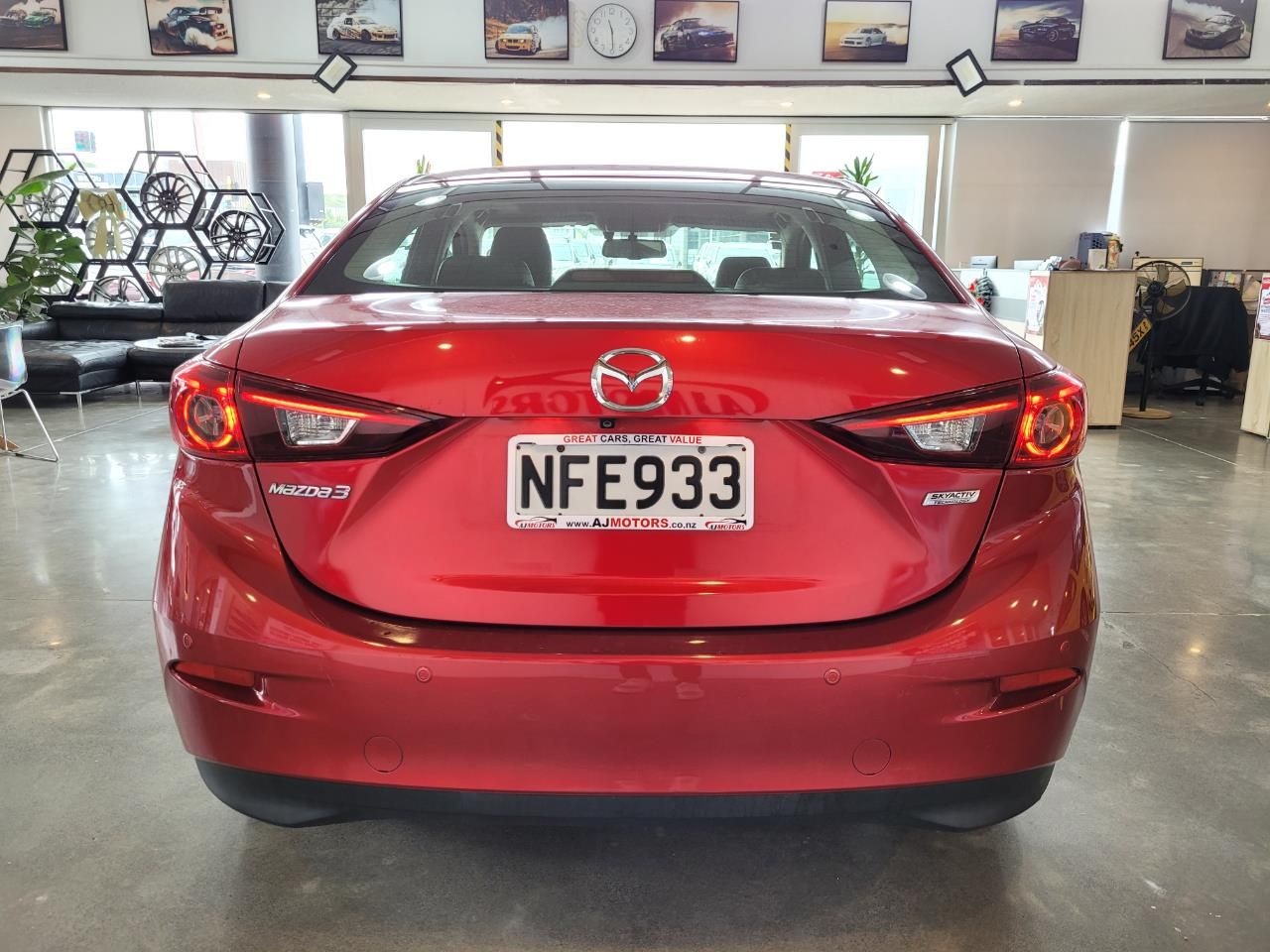 Vehicle image 5
