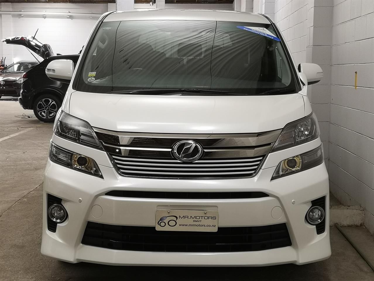 Vehicle image 4