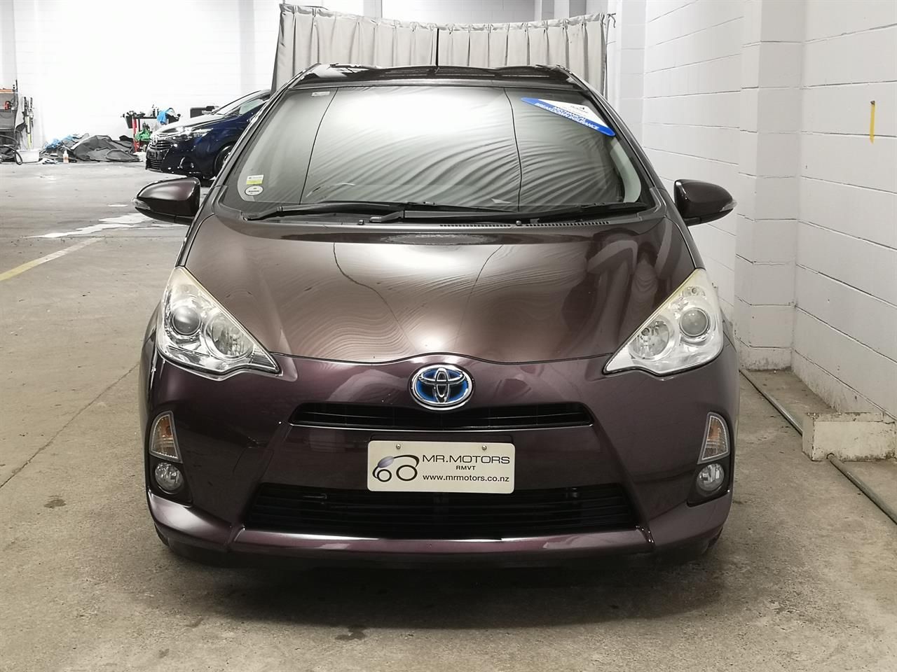 Vehicle image 4