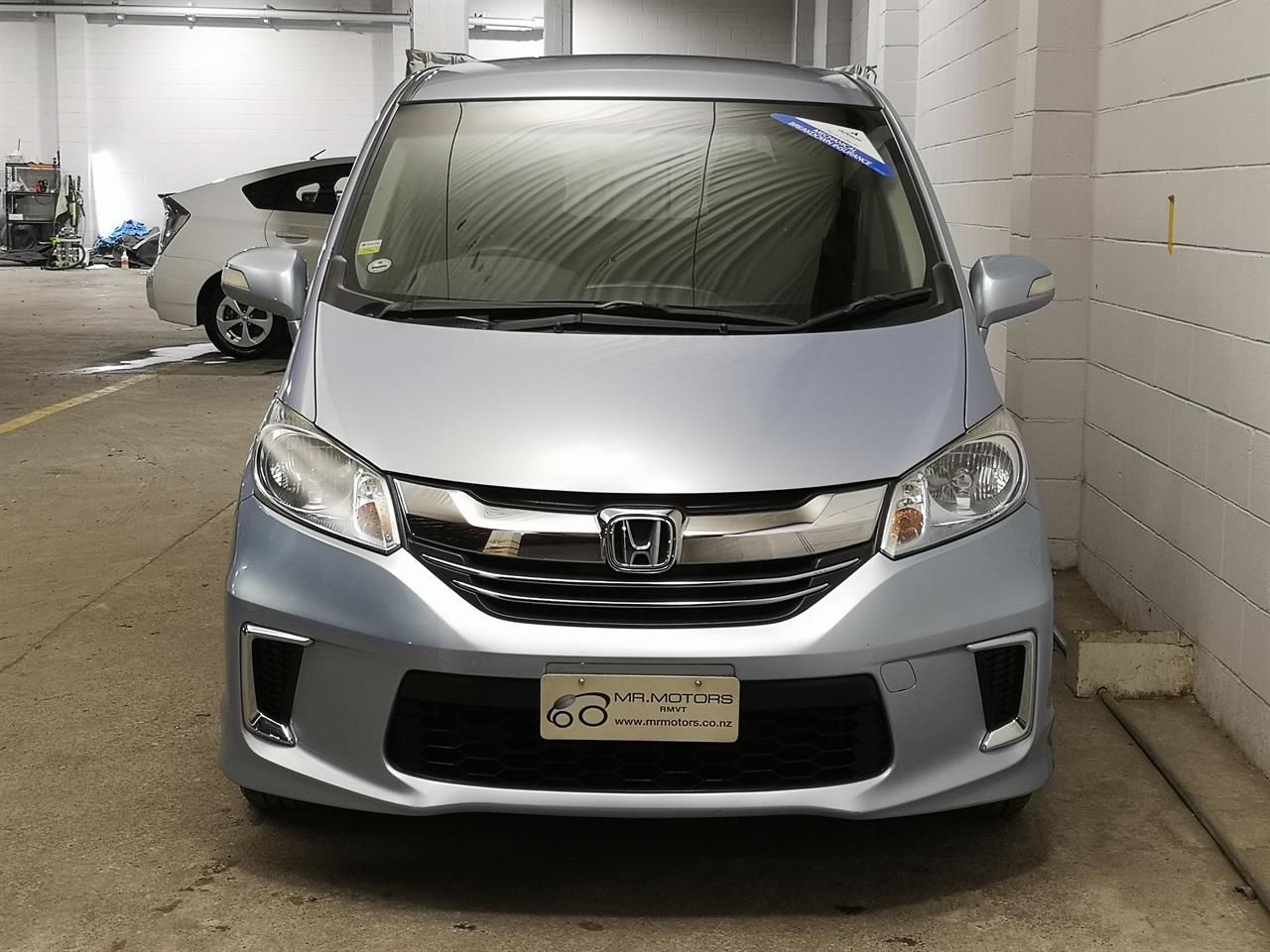 Vehicle image 4