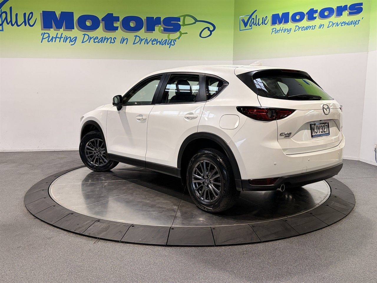 Vehicle image 5