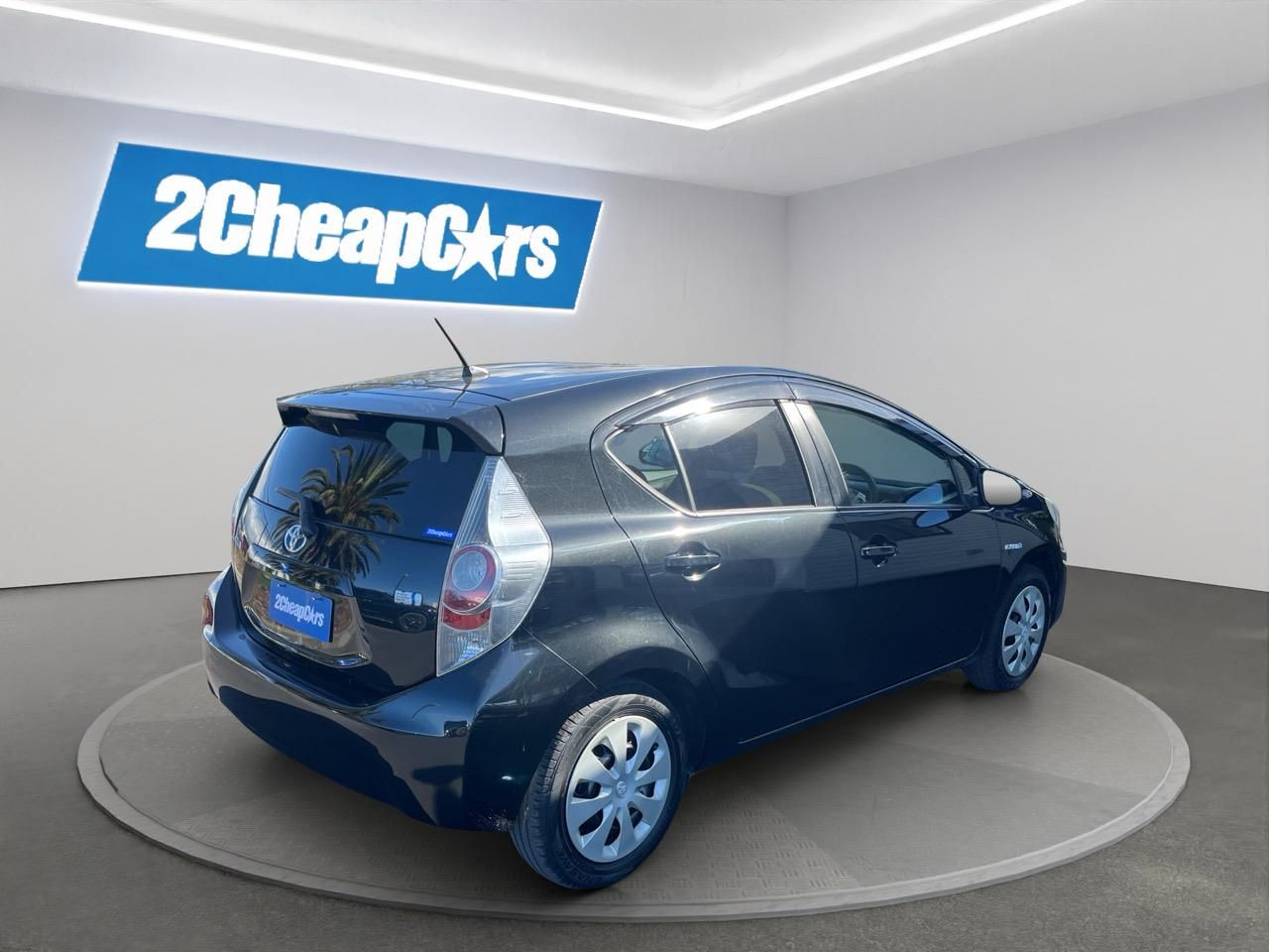 Vehicle image 5