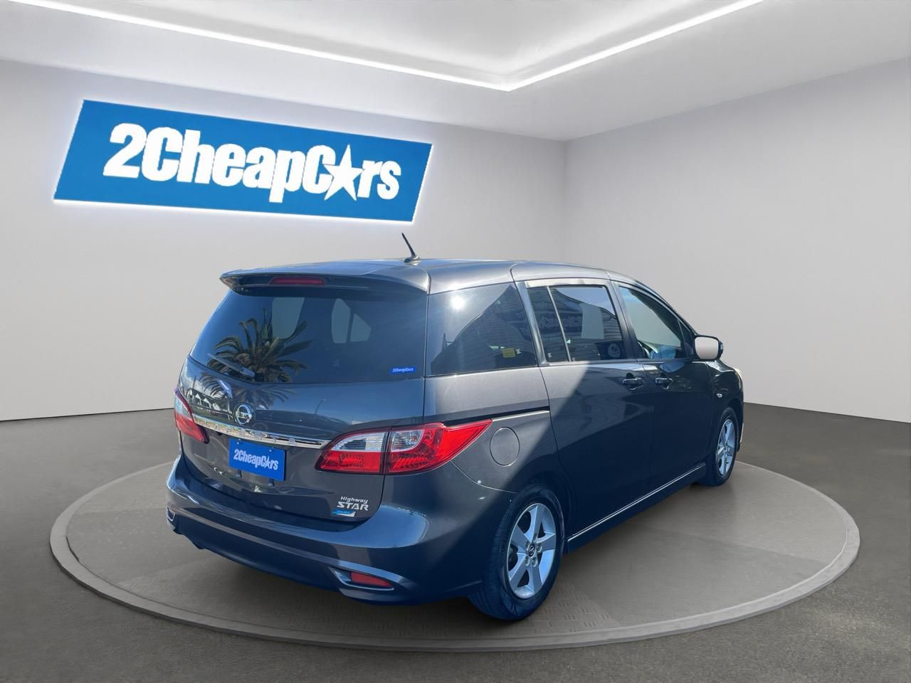 Vehicle image 5