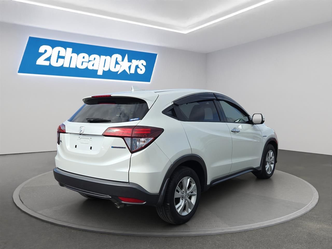Vehicle image 5