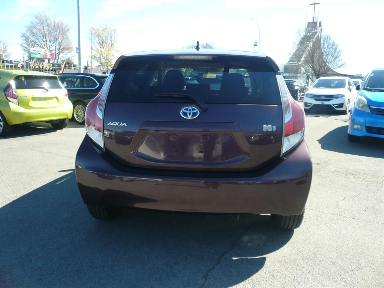 Vehicle image 5