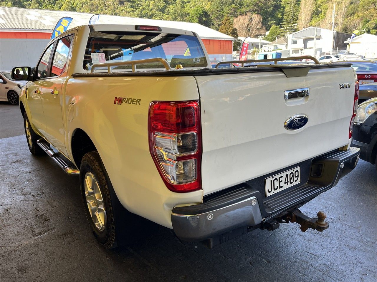 Vehicle image 4