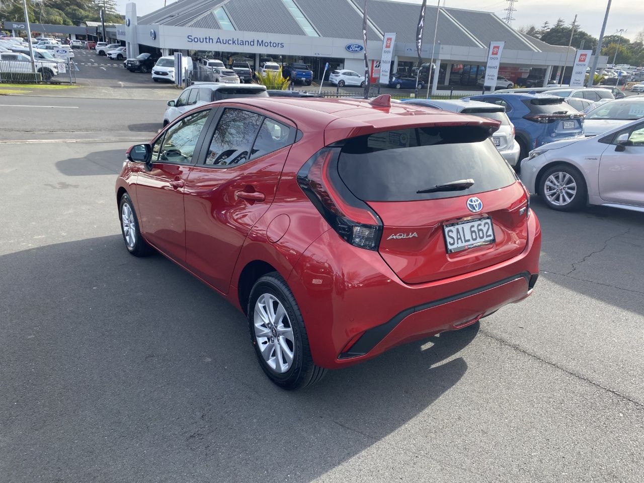 Vehicle image 5