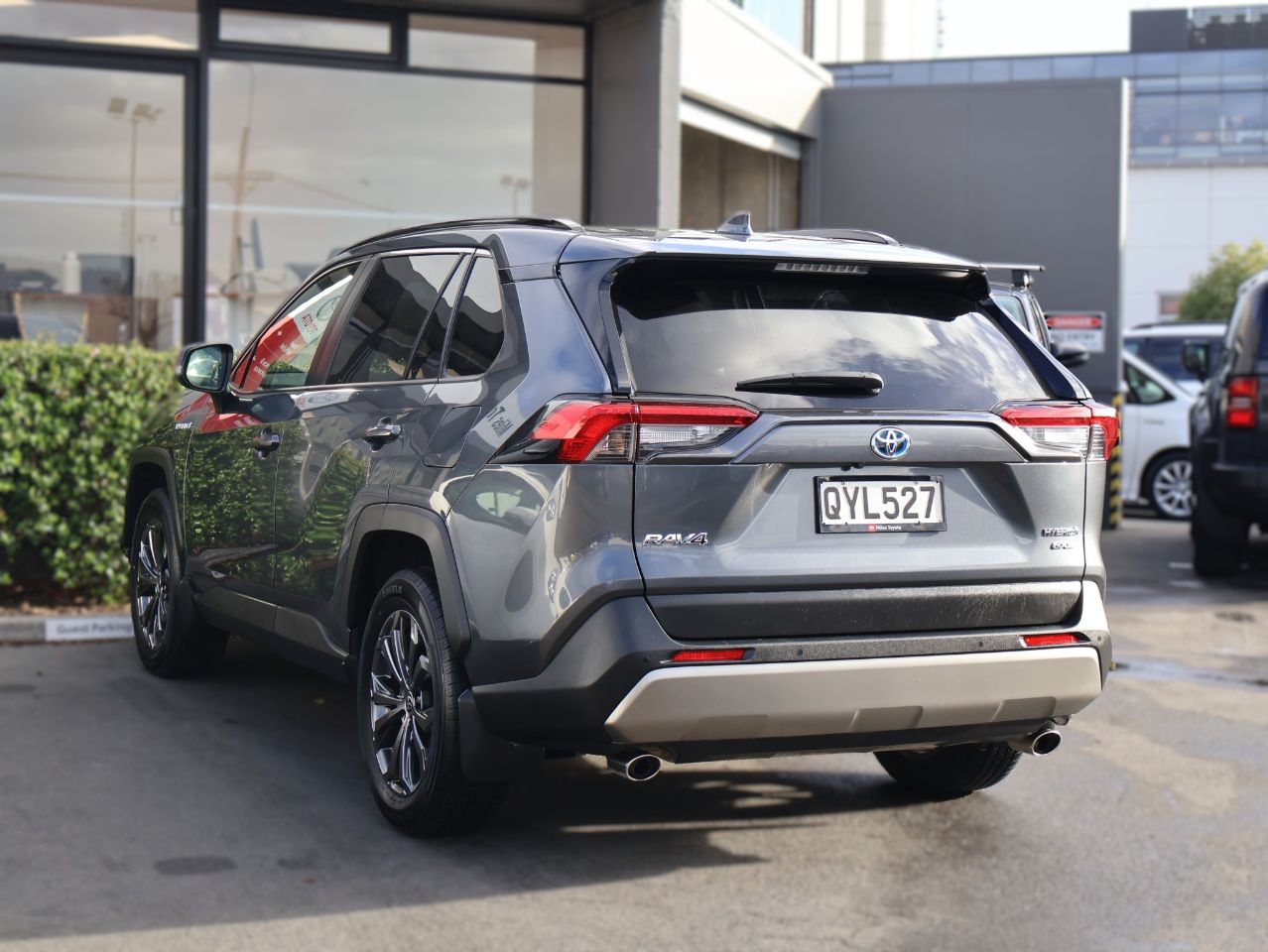 Vehicle image 5