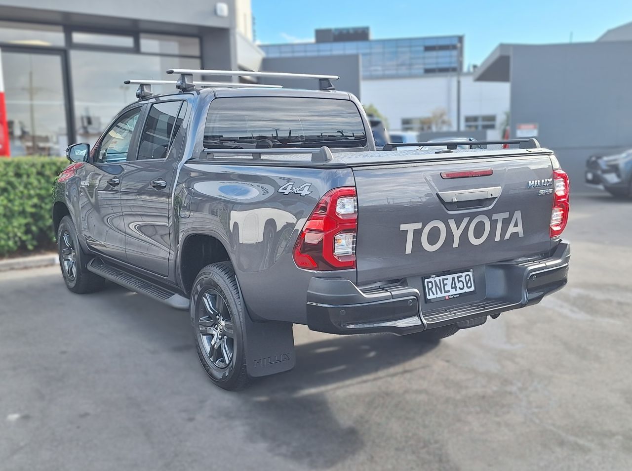 Vehicle image 5