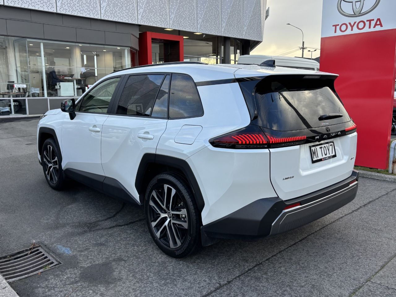 Vehicle image 4
