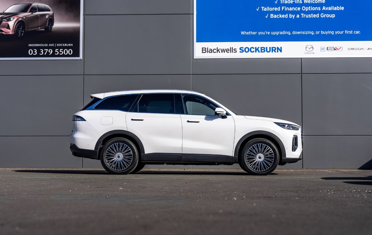 Vehicle image 3