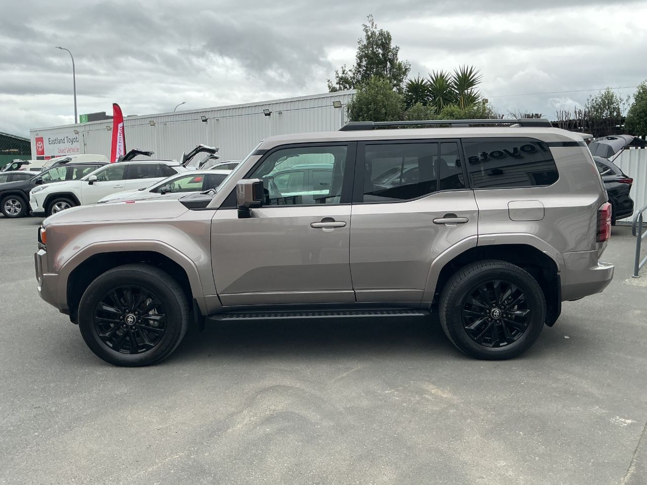 Vehicle image 5