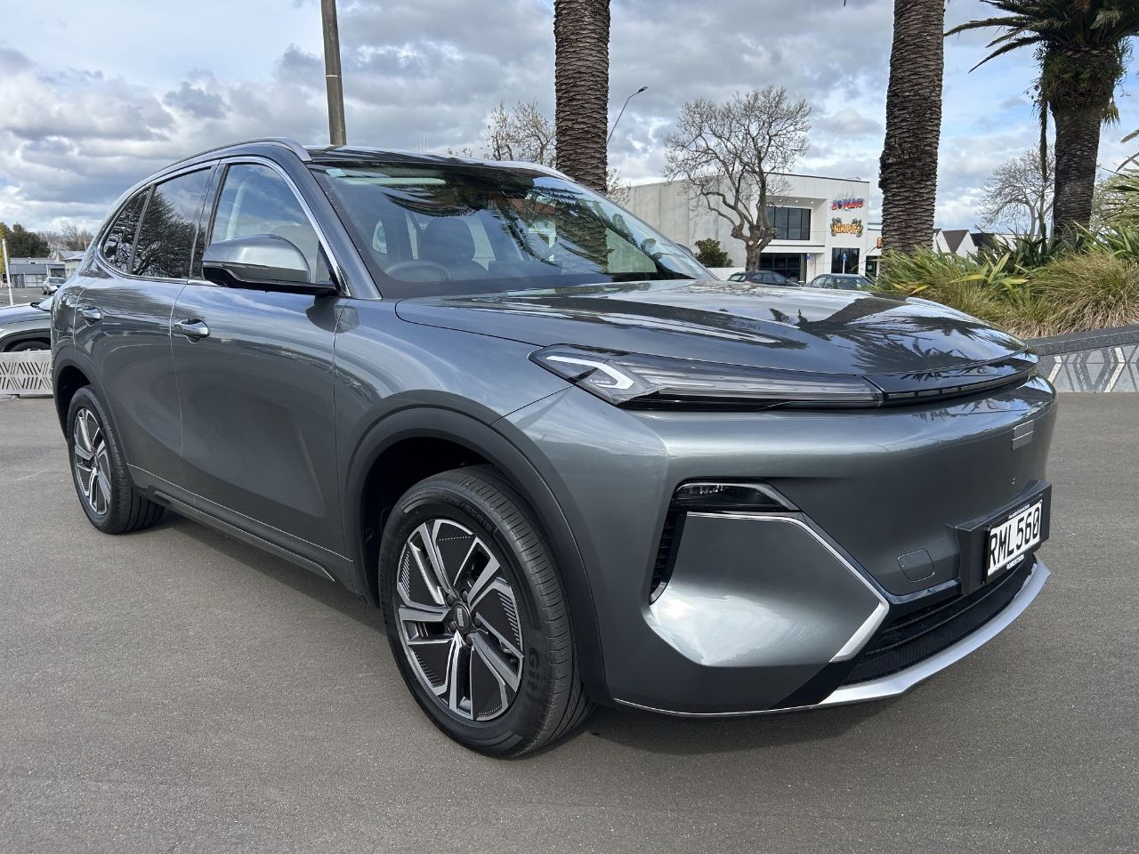 Vehicle image 3