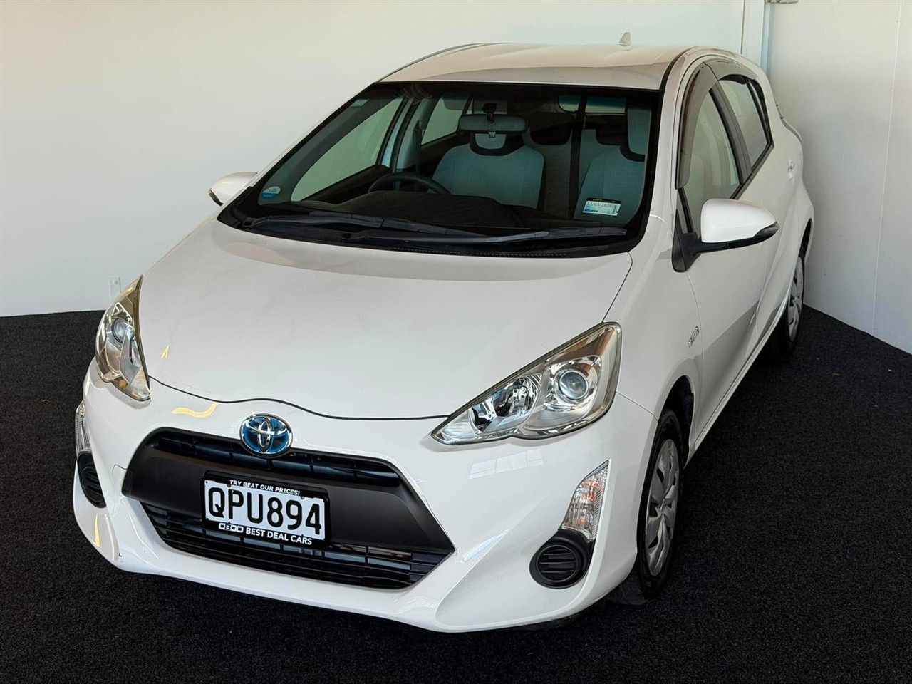 Vehicle image 3