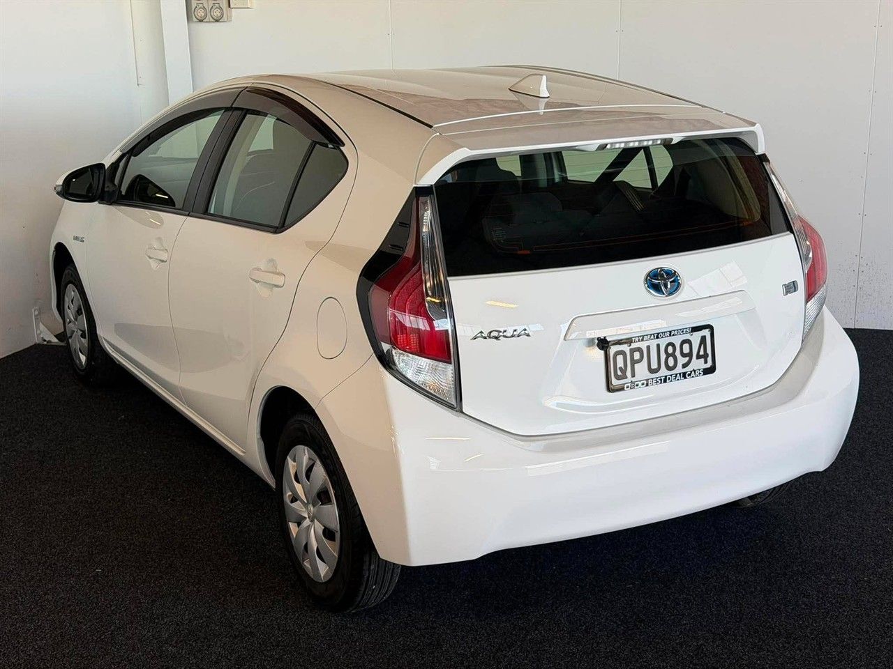 Vehicle image 4