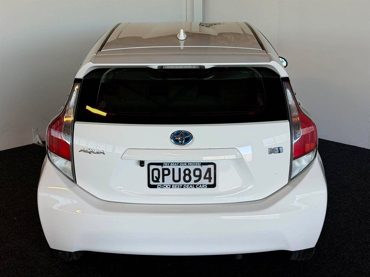Vehicle image 5